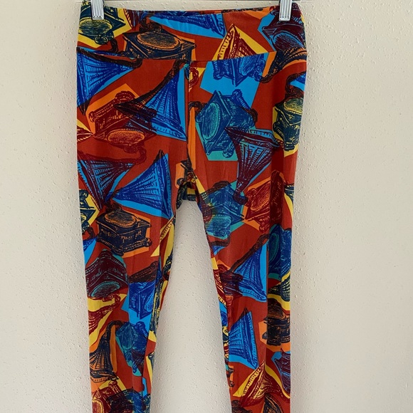 LulaRoe Leggings ✨BUY 1 GET 1 50% leggings✨ - Picture 2 of 3